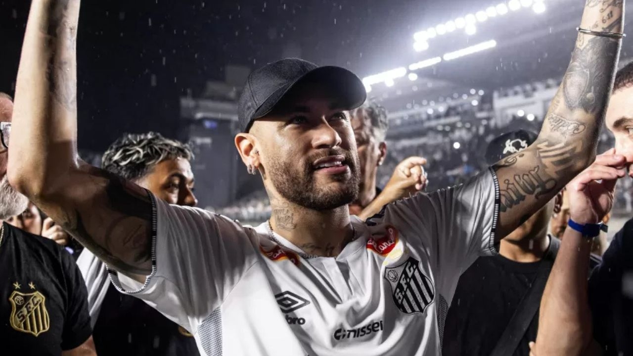 Neymar deve reestrear pelo Santos vindo do banco