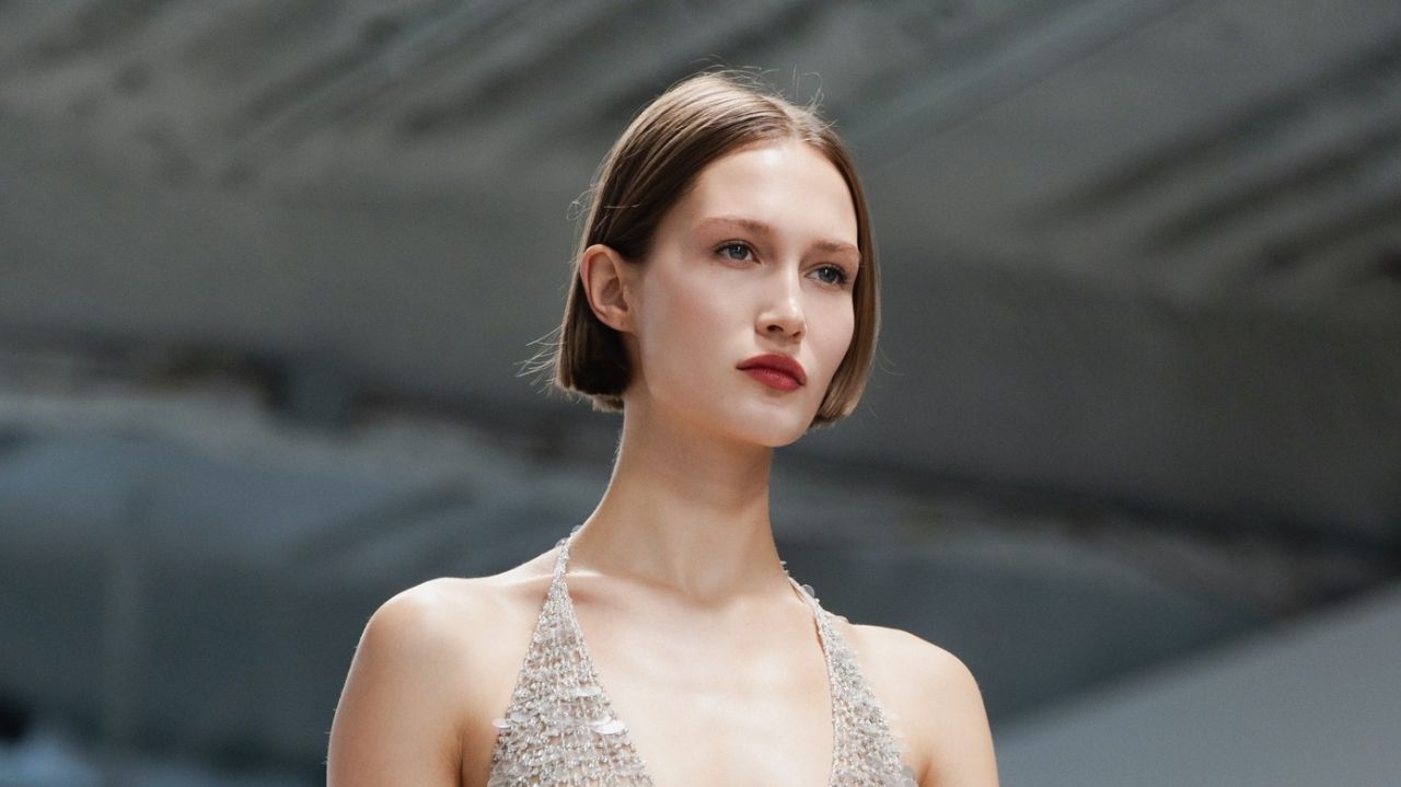 Carolina Herrera: lábios avermelhados ganham força na Fashion Week