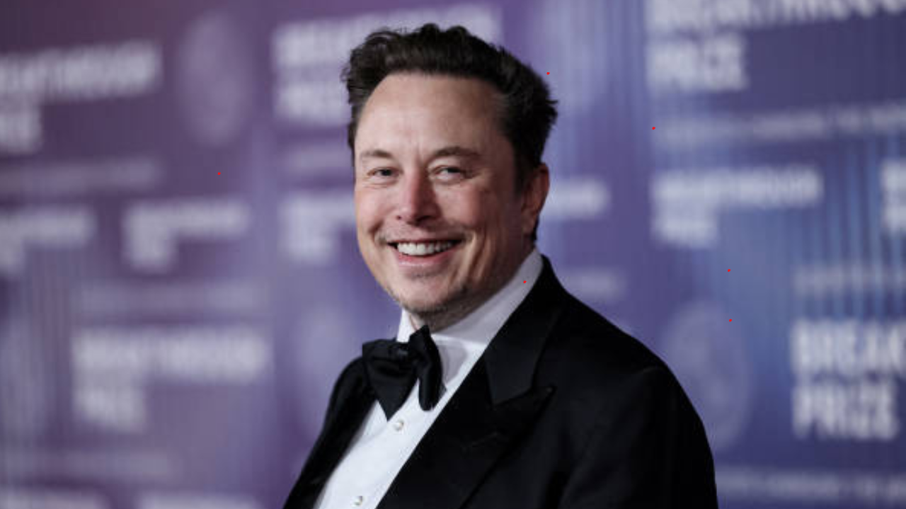 Elon Musk revela reforma no Governo dos EUA com demissões nas Agências