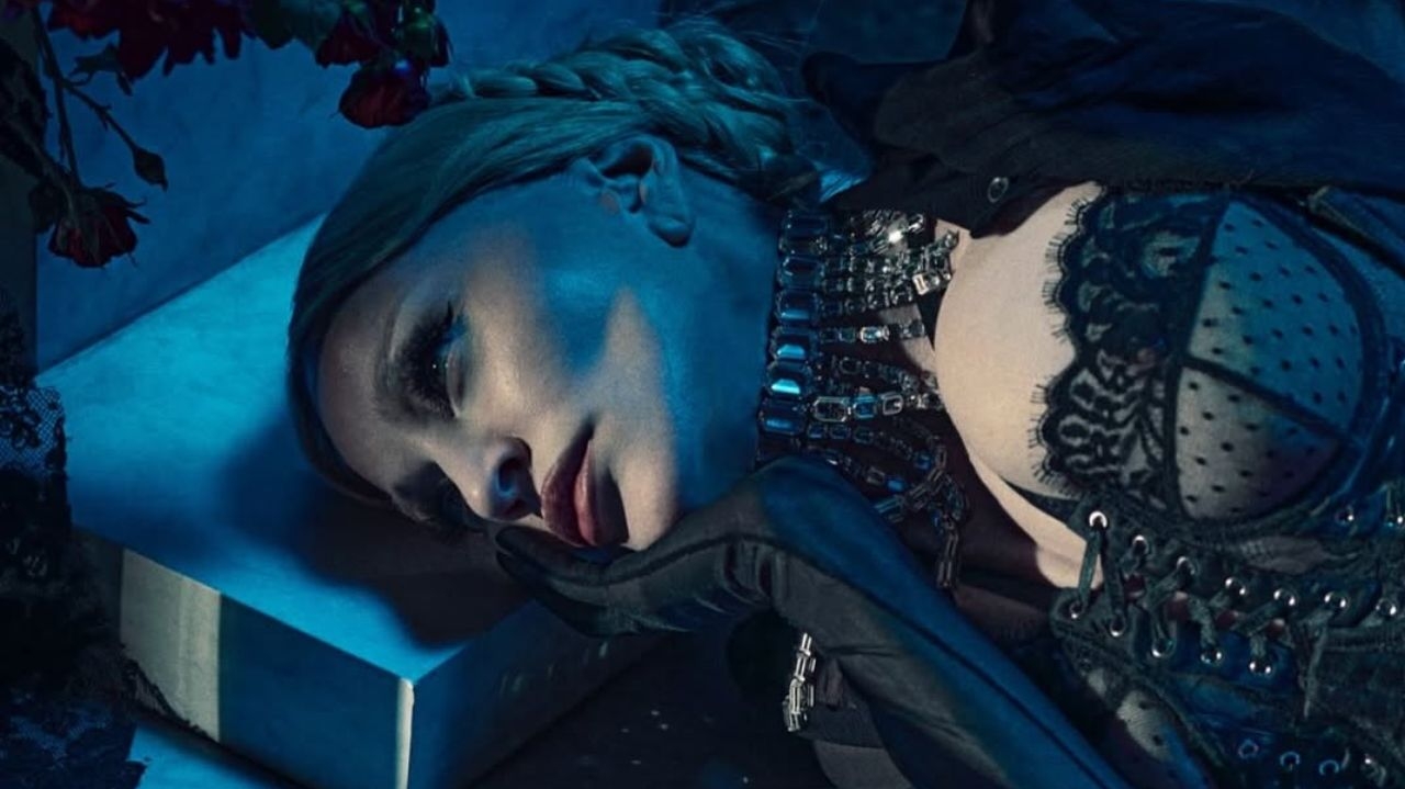 Madonna lança curta-metragem “Funeral Rites” refletindo sobre morte e saudade