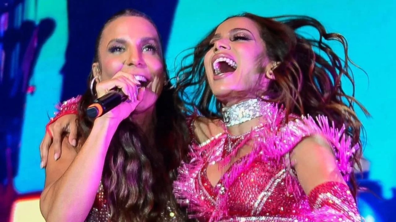 Carnaval: Ivete Sangalo aparece em show da Anitta