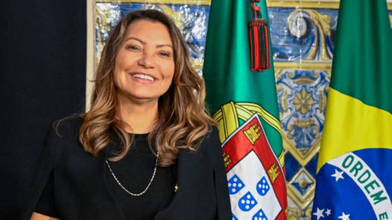 Após ser alvo de críticas, Janja tranca perfil no Instagram