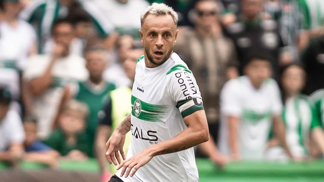 Coritiba e Rafinha rescindem contrato após polêmica