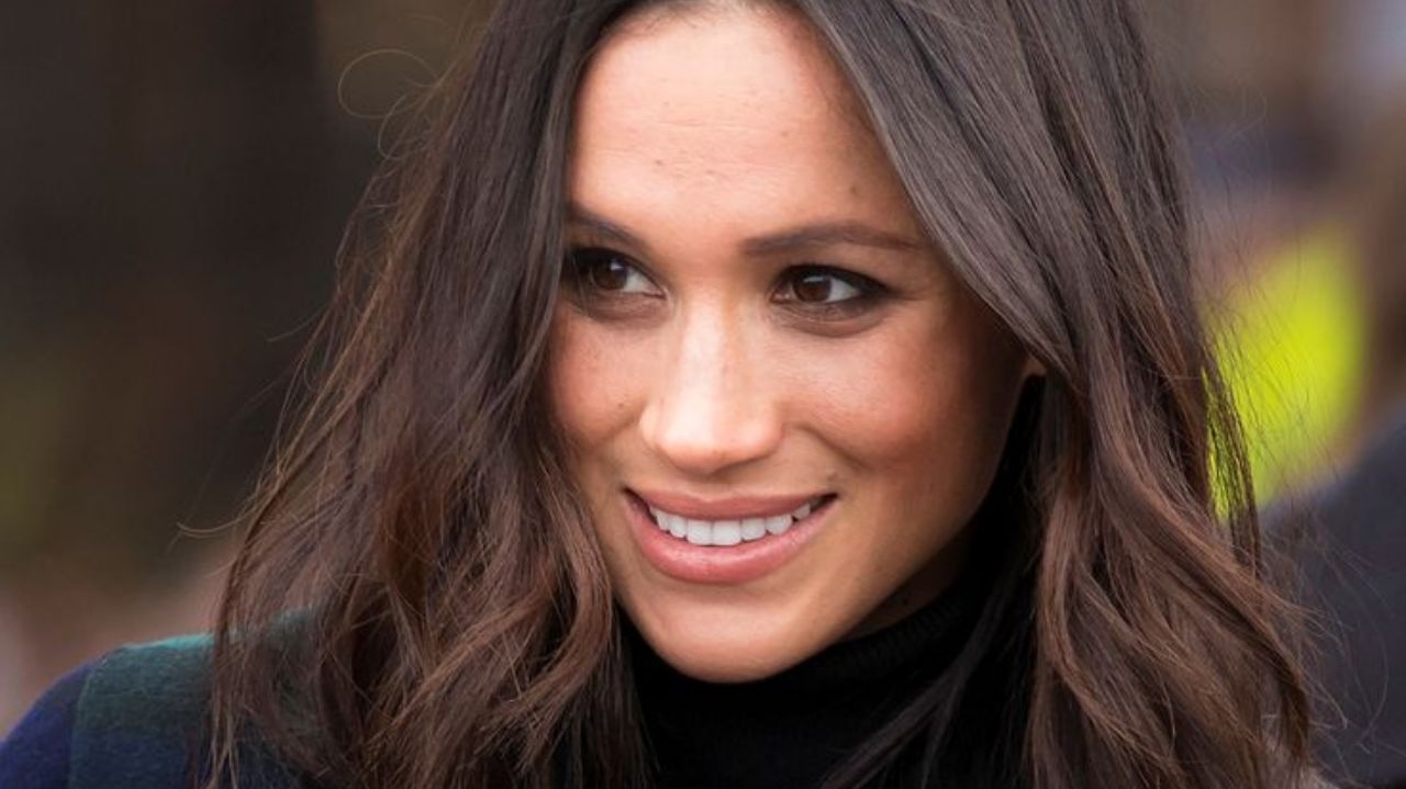Descubra os itens de beleza que não podem faltar na rotina de Meghan Markle