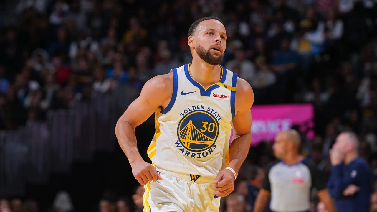 Após atuação espetacular, Stephen Curry é comparado com Kobe Bryant por astro do basquete