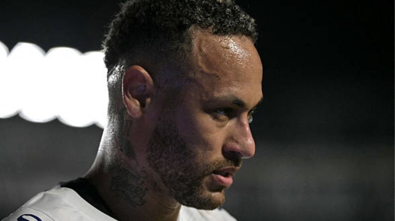 Neymar não consegue ter sequência de jogos no Santos