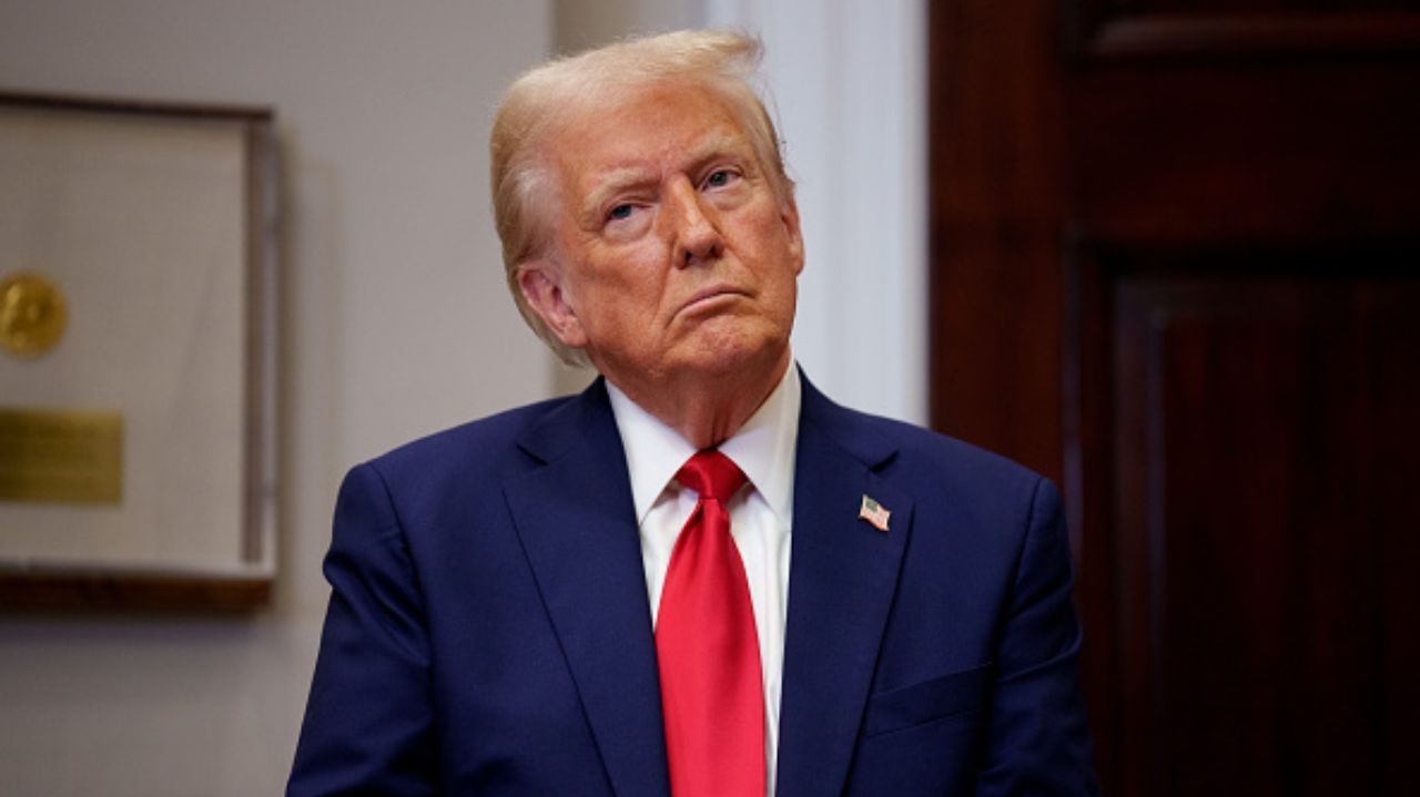 Trump exige isenção de tarifas para navios dos EUA nos canais do Panamá e de Suez