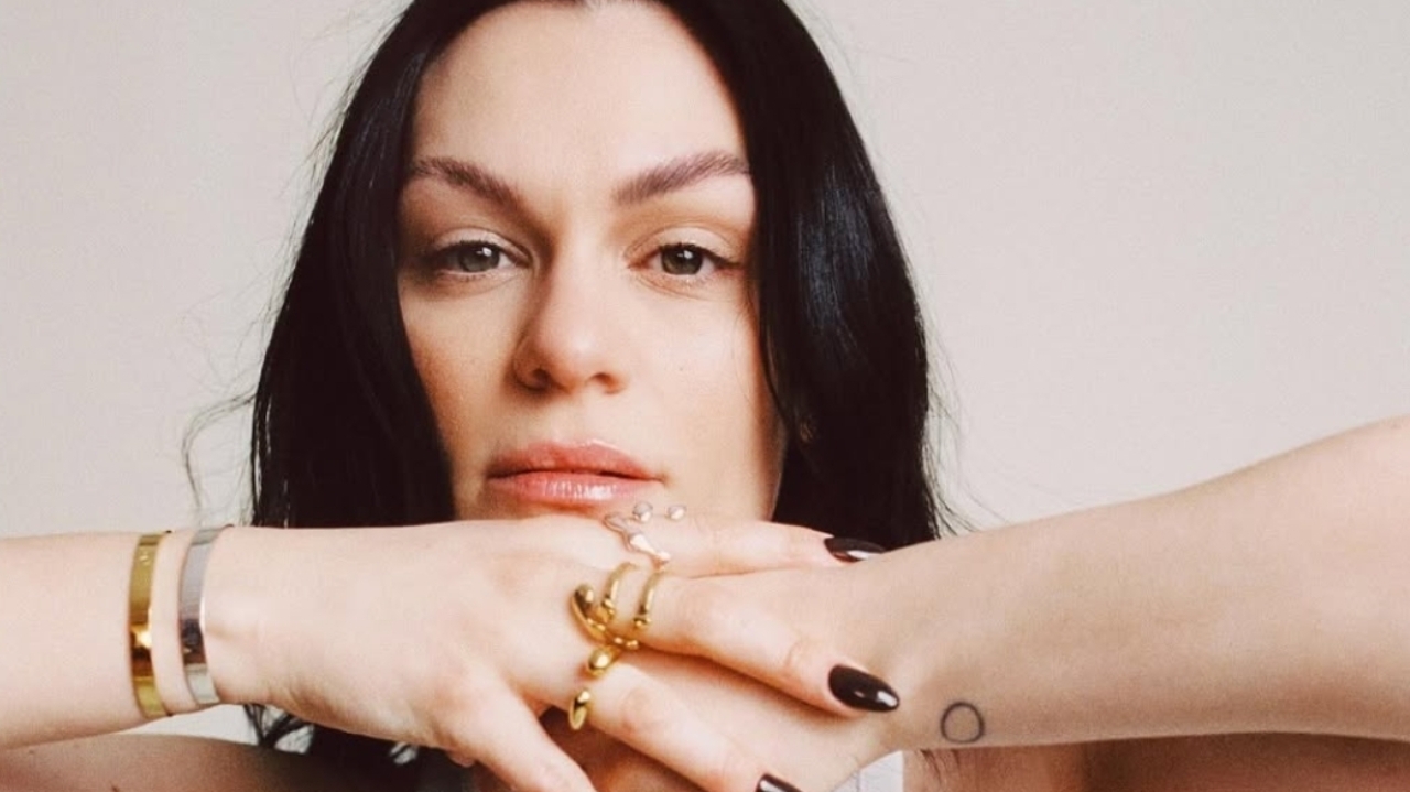 Jessie J revela que realizou 5 biópsias antes de apresentação