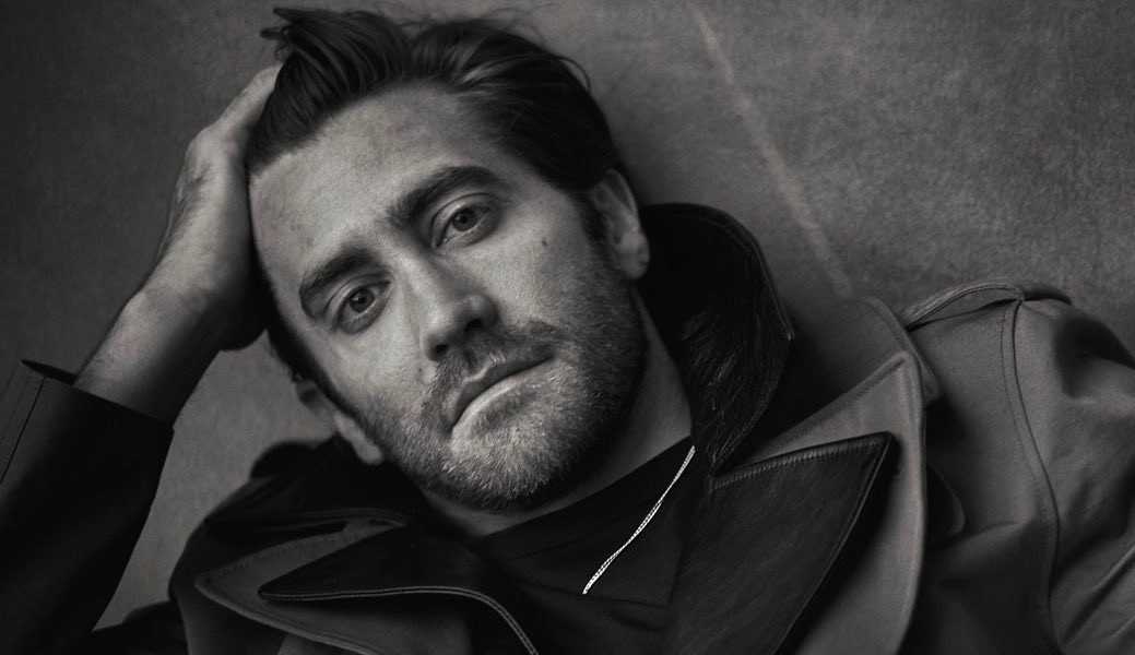 Jake Gyllenhaal explica mal entendido sobre não tomar banho: “/Claro que tomo”/
