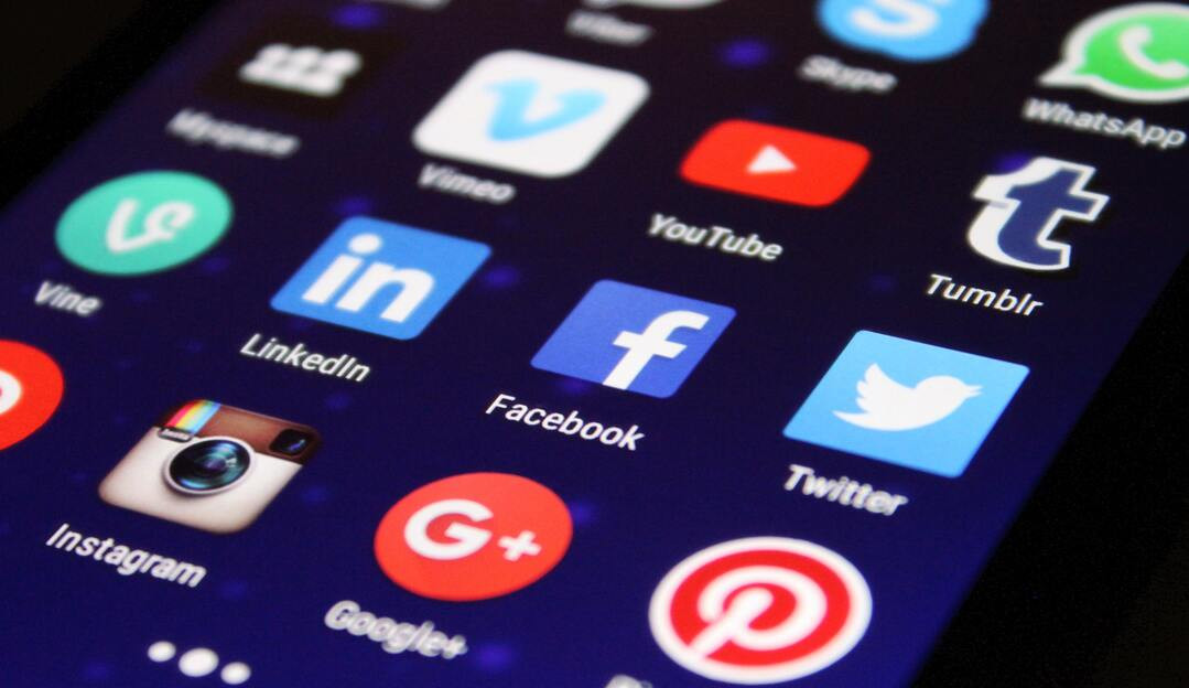 Egito pretende cobrar taxas de influenciadores digitais e divide opiniões dos habitantes