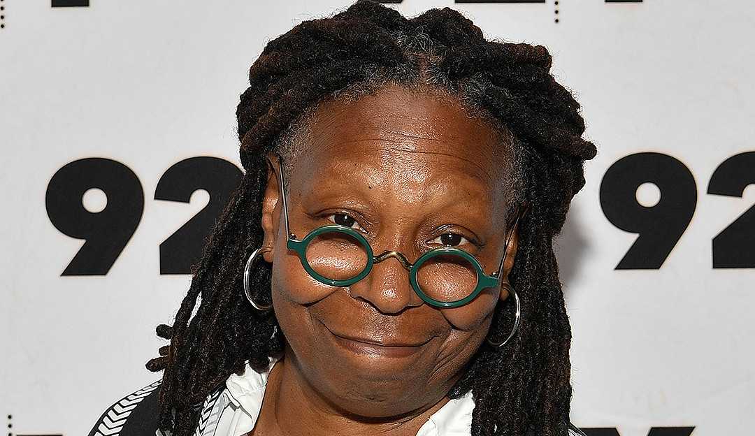 Whoopi Goldberg fala sobre a diferença de idade em relacionamentos