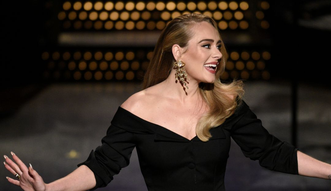 Adele fica confusa com pergunta de cunho sexual e fãs se revoltam em sua live