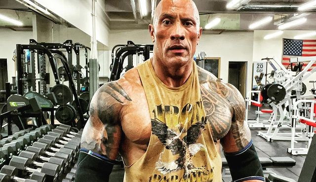 The Rock apresenta primeiras cenas de “/Adão Negro”/, filme da DC que exigiu dele dois anos de dieta e treinamento