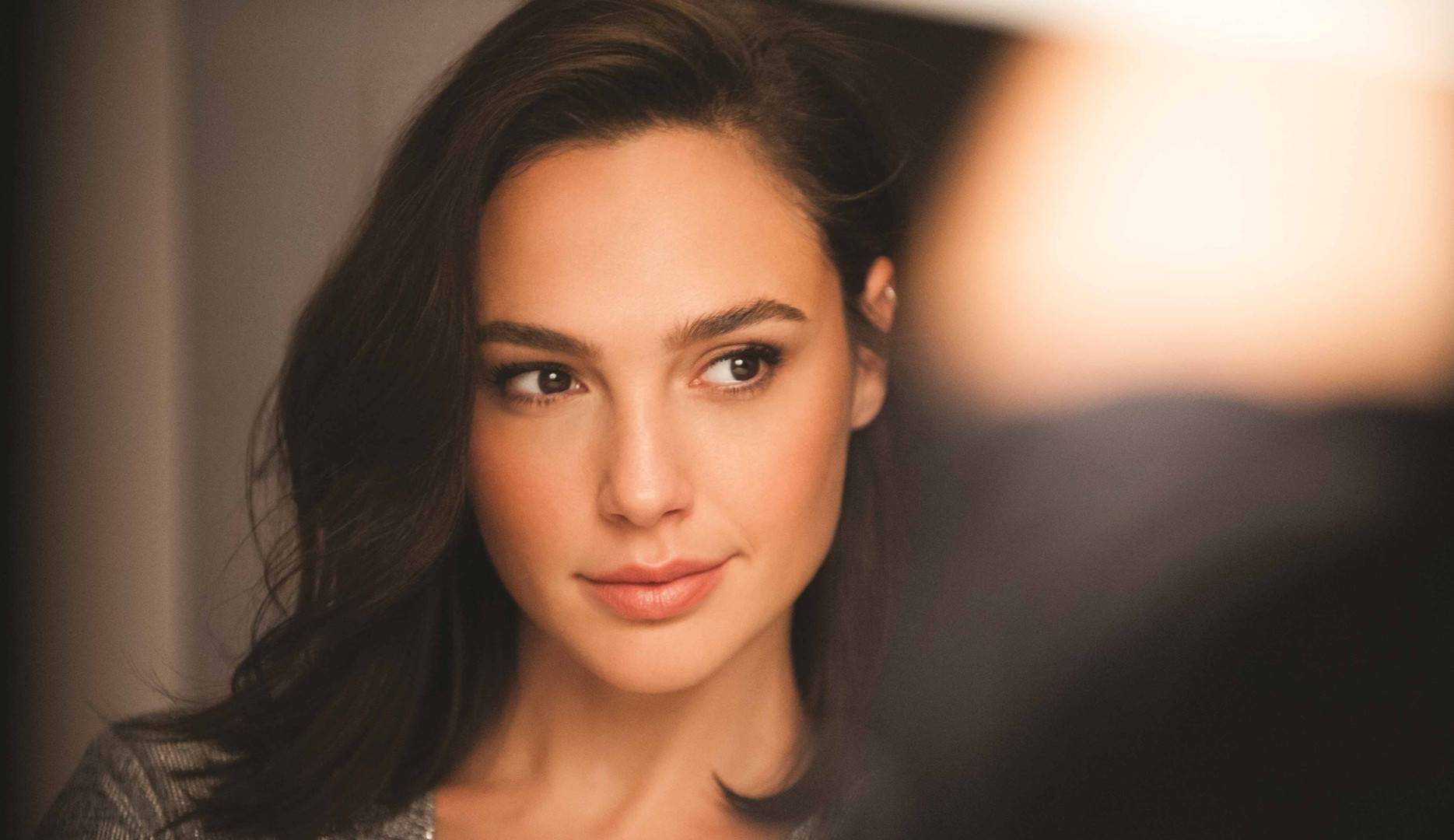 Gal Gadot fala sobre denúncia do diretor de “/Mulher Maravilha”/: “/Senso de justiça é forte”/
