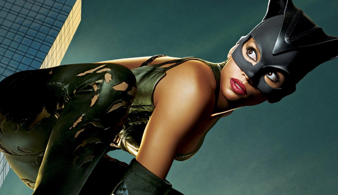 Halle Berry questiona defensores de ‘Mulher-Gato’