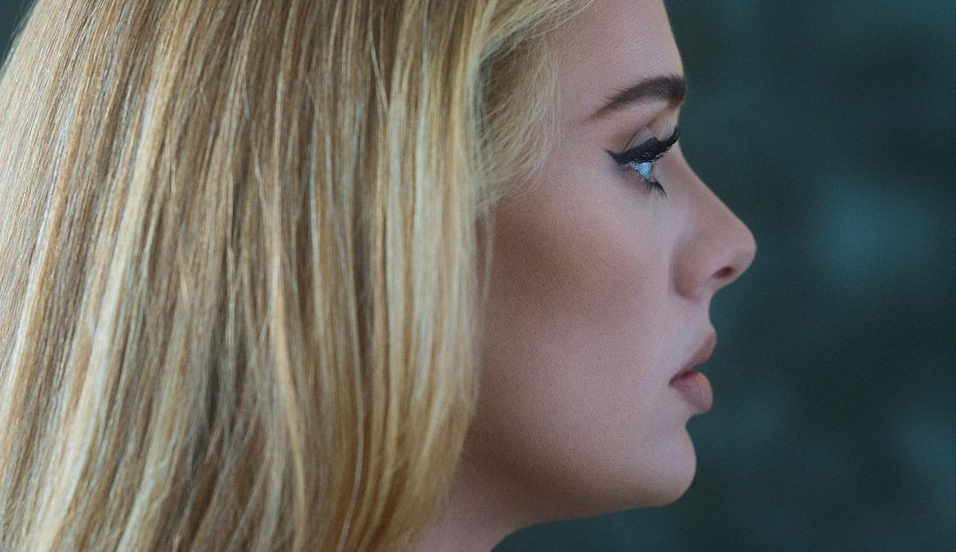 Após seis anos, Adele divulga as faixas de seu novo projeto