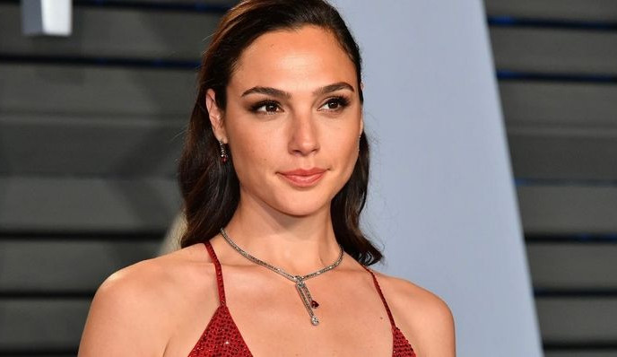 Gal Gadot deve interpretar a Rainha Má em Branca de Neve