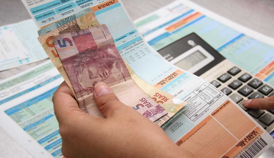 Prepare o bolso: conta de luz pode subir 21,04% no ano que vem