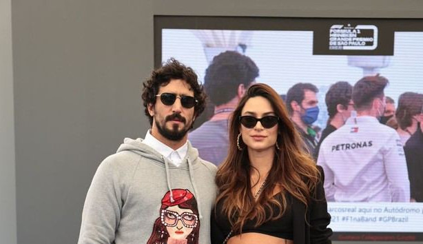 Renato Góes e Thaila declaram estar ansiosos para a chegada do primeiro filho
