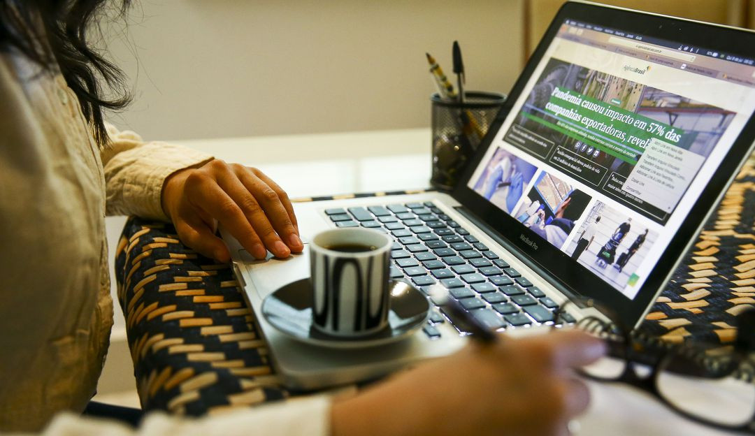 Enfrentando a quarta onda do novo coronavírus, a Alemanha se prepara para a volta do trabalho home-office