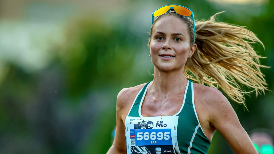 Grávida de 7 meses, top model e maratonista amadora Babi Beluco encara a Maratona do Rio em edição histórica com maioria feminina