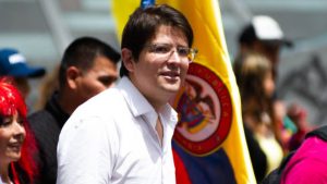 Pré-candidato à presidência da Colômbia segue em estado grave após atentado