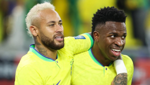Ancelotti deixa aberta disputa pela camisa 10 da seleção