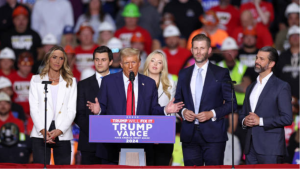 Empresa de Trump reduz participação em empreendimento de criptomoedas