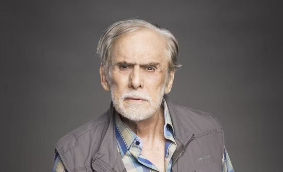 Francisco Cuoco em uma imagem promocional da novela Segundo Sol.