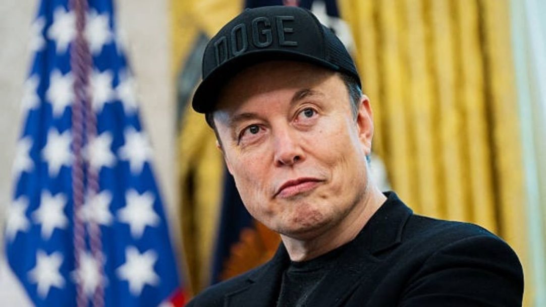 Nave Starship de Elon Musk explode em tentativa de lançamento