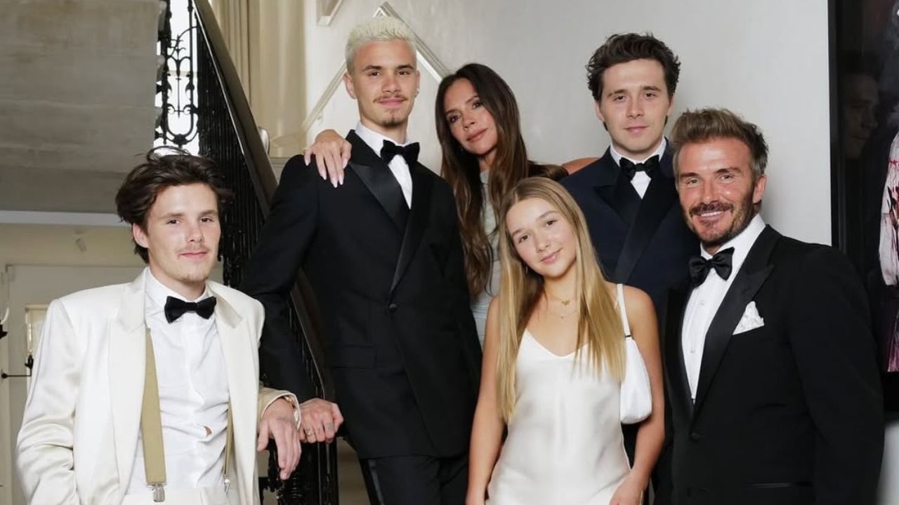 David Beckham sua esposa Victoria Beckham e seus filhos Brooklyn Romeo Cruz e Harper | Reprodução/Instagram/victoriabeckham