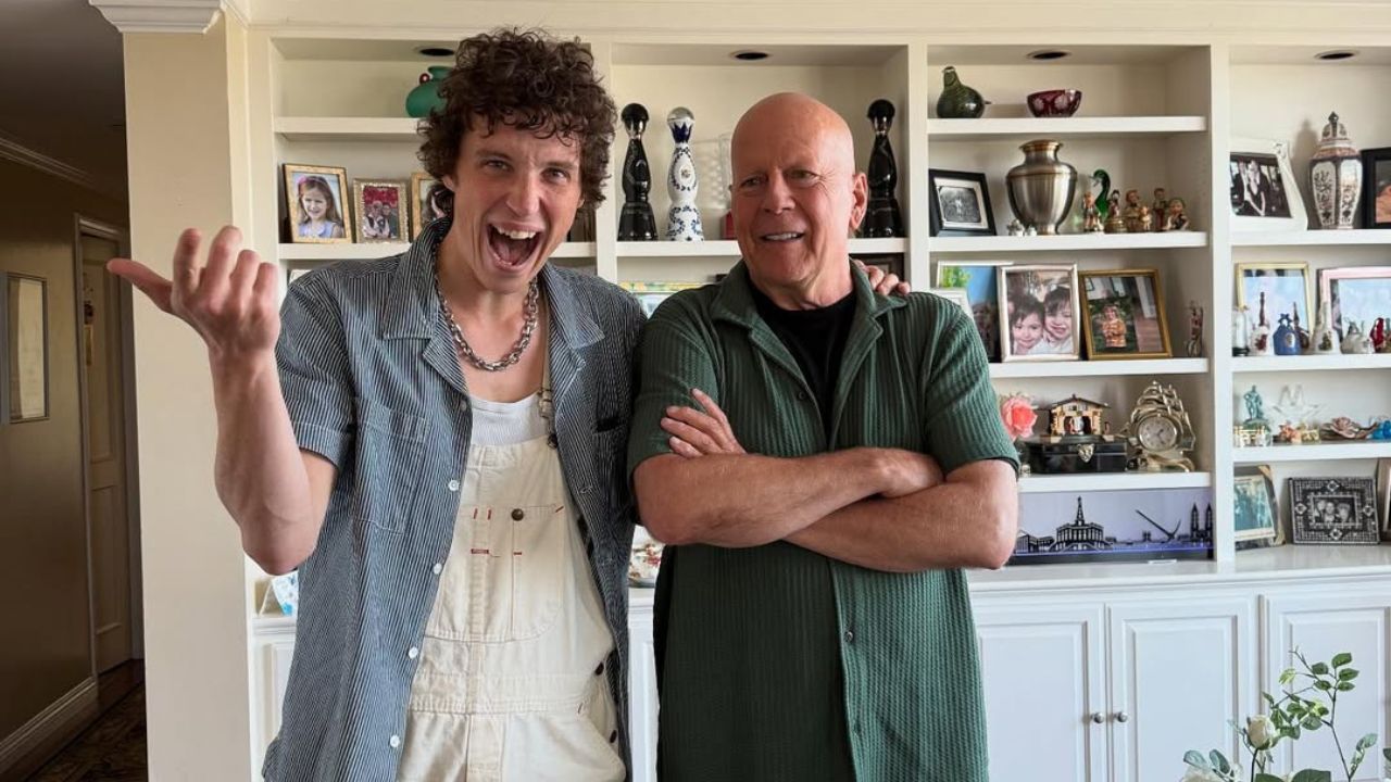 Bruce Willis e o noivo da sua filha Justin Acee | Reprodução/
Instagram/
@buuski