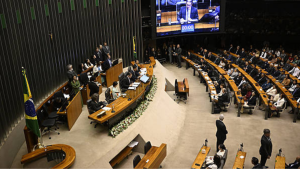 Câmara aprova MP que amplia acesso a crédito consignado para trabalhadores privados