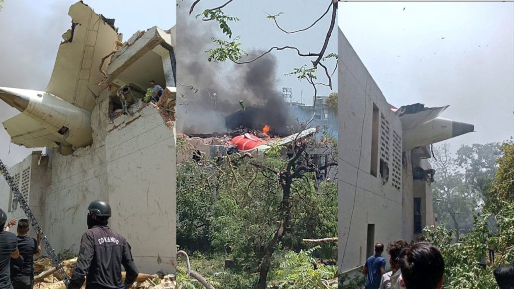 Queda de avião na Índia deixa 242 mortos