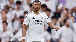 Alaba comemora aniversário com futuro indefinido no Real Madrid