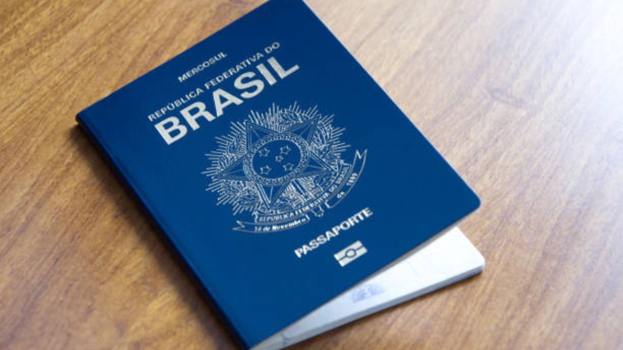 Passaporte brasileiro | Reprodução/Flavio Coelho/Getty Images Embed