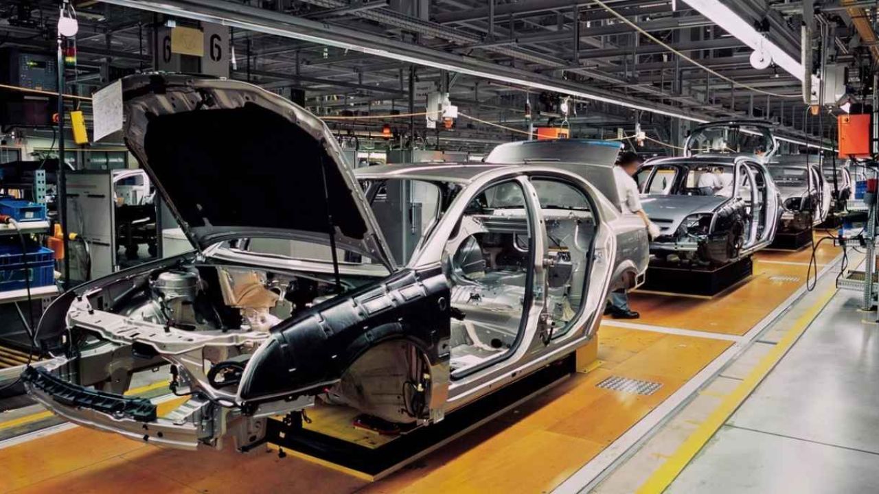 Fabrica automotiva | Reprodução/iStock/RainerPlendl/Money times)