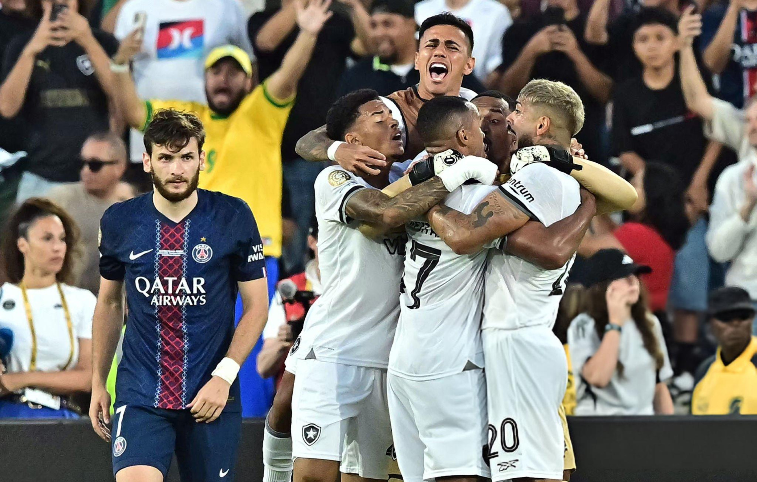 Jogadores do Botafogo comemorando a vitória | Reprodução/FREDERIC J. BROWN/AFP via Getty Images