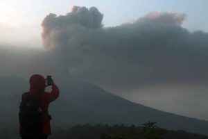 Trilhas no Monte Rinjani registram 8 mortes em 5 anos