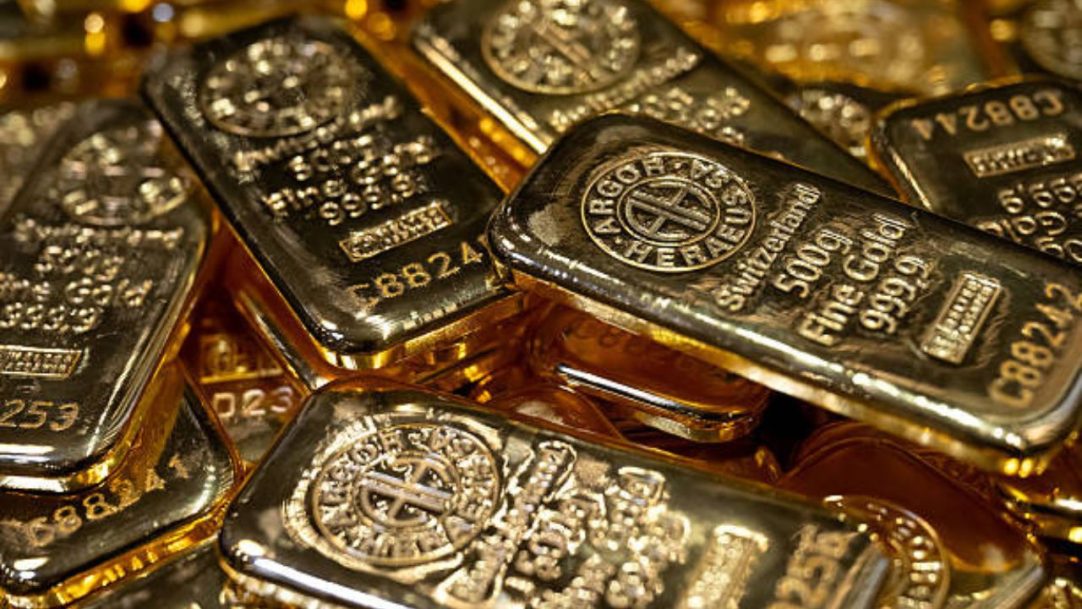 Bancos mundiais passam a investir em reservas de ouro, euro e yuan após desdolarização