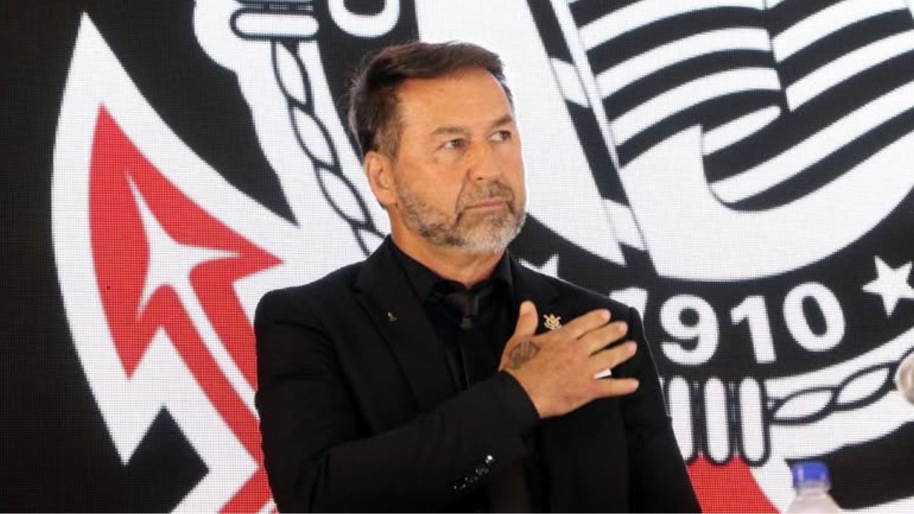 Augusto Melo foi afastado da presidência do Corinthians no mês passado |