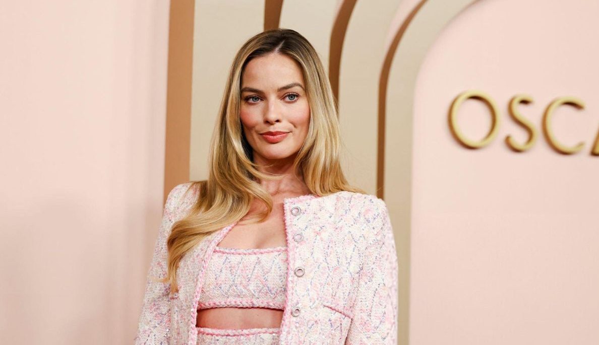 Margot Robbie deve estrelar remake de “A Mulher de 15 Metros”, segundo site
