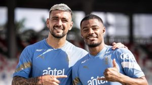Após áudio polêmico sobre De La Cruz, Arrascaeta e Filipe Luís reforçam união do grupo e blindagem no Flamengo