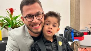 Irmão de Marília Mendonça pede que cessem ataques contra sua mãe