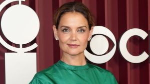 Katie Holmes reage a suposto novo romance de Tom Cruise
