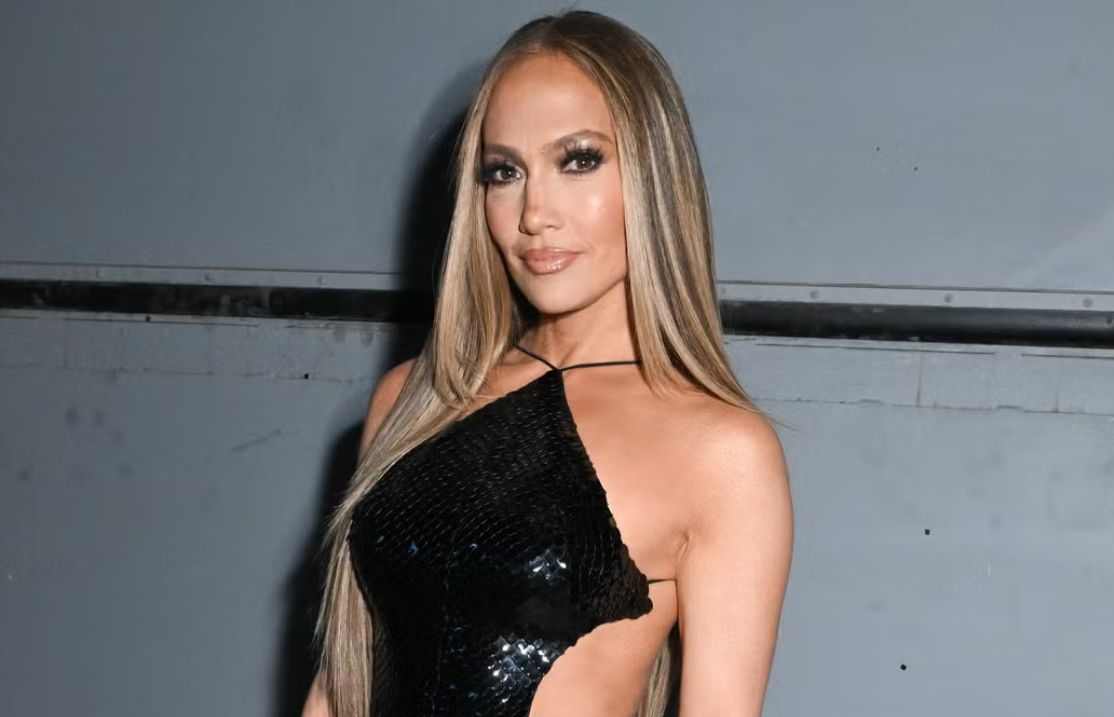 Jennifer Lopez | Reprodução/Gilbert Flores/Getty Images Embed