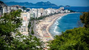 Ressaca no Rio causa interdição e avança pelo segundo dia na orla
