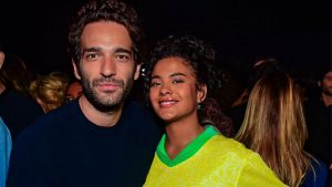 Bella Campos curte Festival de Inverno Rio 2025 ao lado de Humberto Carrão