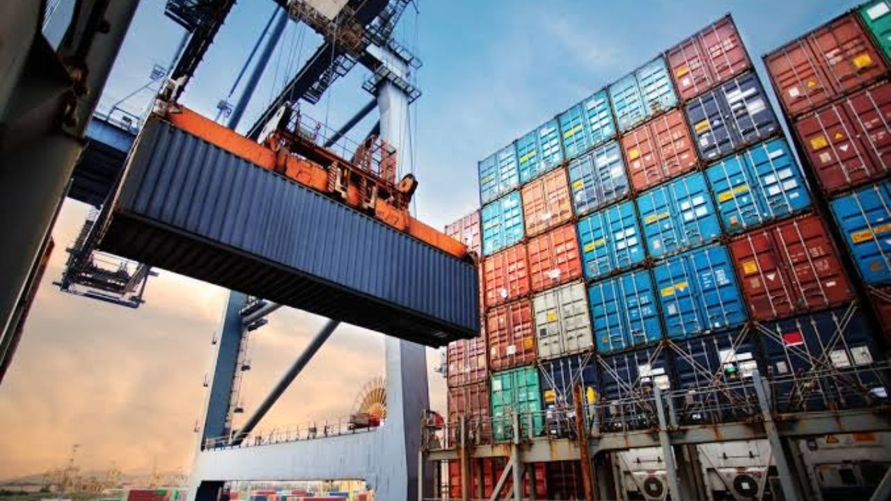 Containers de exportação | Reprodução/X/@Jnascim
