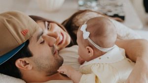 Luan Santana e Jade comemoram 7 meses da filha Serena